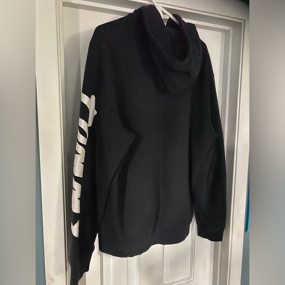 Tommy Hilfiger Rare Hoodie Large. No tears No stains.